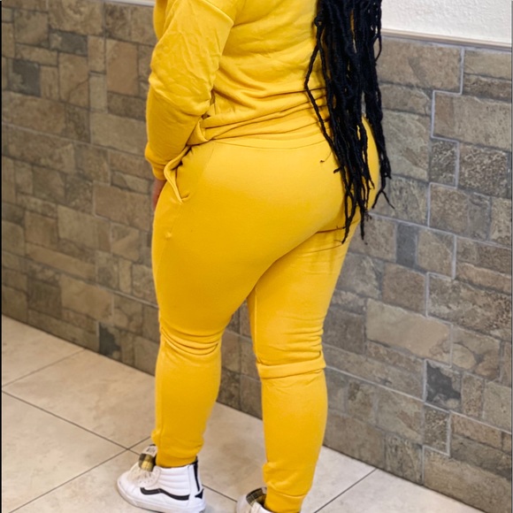 SOLD NWT THE CHILLED MATCHING SET [MUSTARD] - Picture 5 of 9